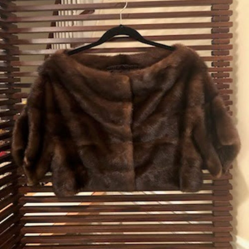 SOLD NEW - NWOT Short Demi NAFA Mink Fur Coat Size L